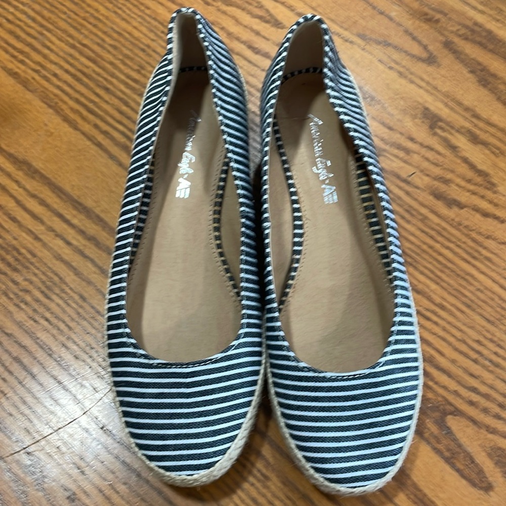 American eagle black and white shoes nwot. Never worn.